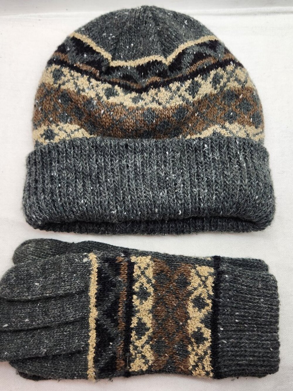 Berkshire Tweed Jacquard Fair Isle Gray Beanie Glove Set S/M